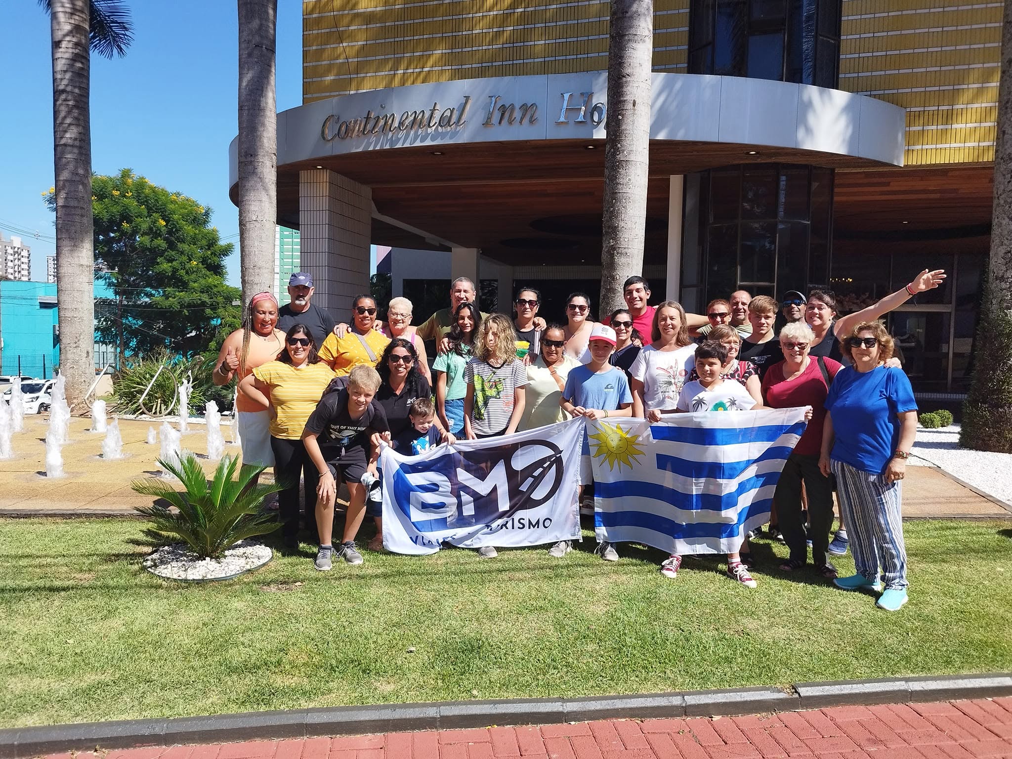 Grupo de viajeros con BM Viajes y Turismo