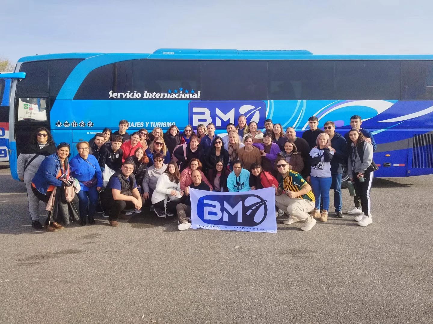 Grupo de viajeros con BM Viajes y Turismo