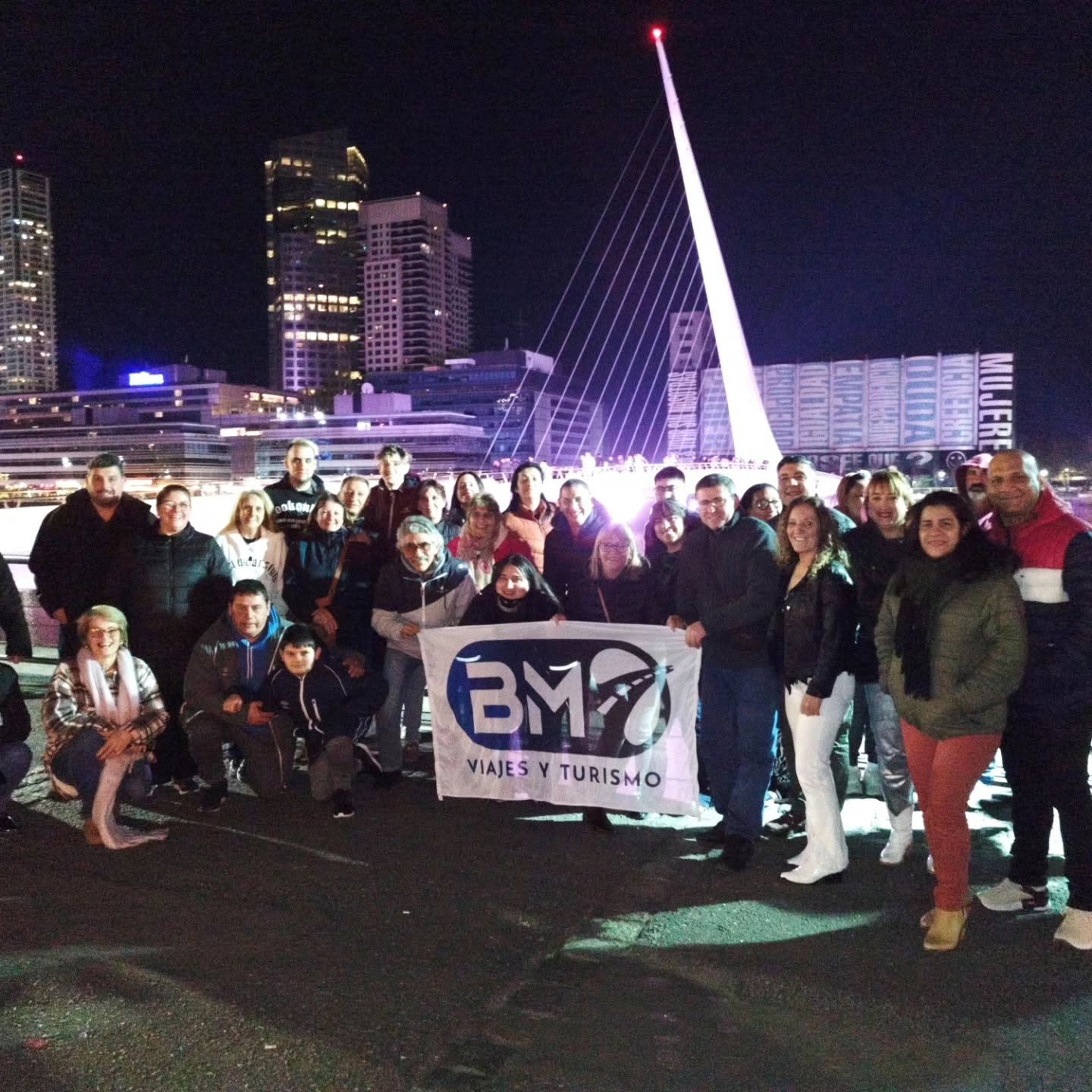 Grupo de viajeros con BM Viajes y Turismo