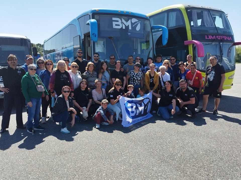 Grupo de viajeros con BM Viajes y Turismo