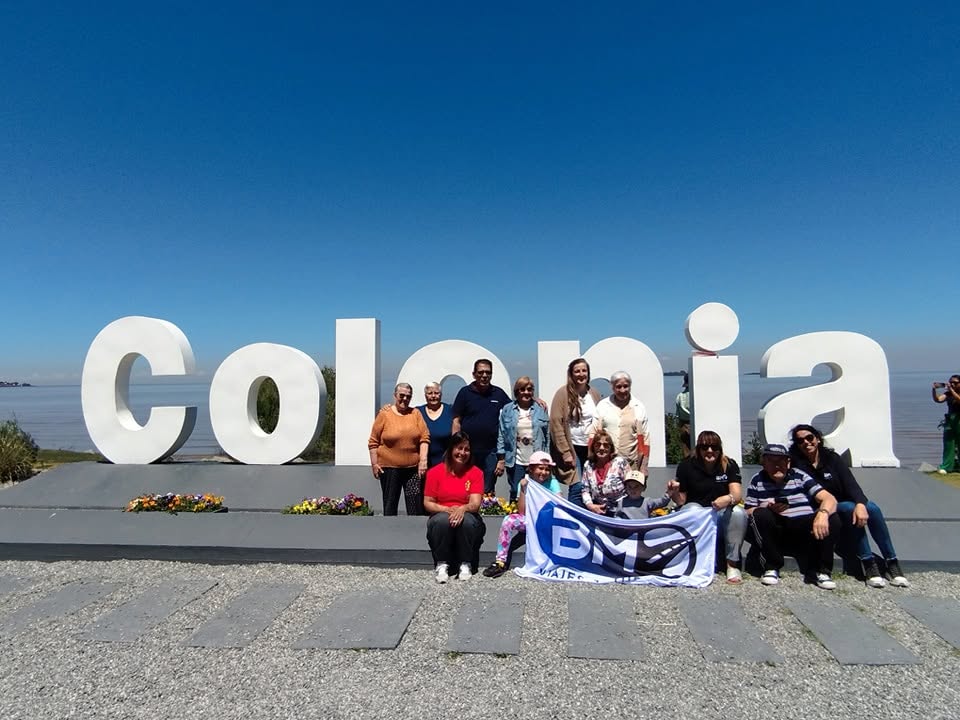 Grupo de viajeros con BM Viajes y Turismo